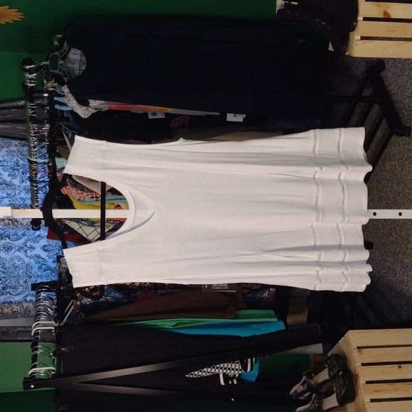 New, Zac & Rachel, white sleeves blouse, size XL - Picture 2 of 5